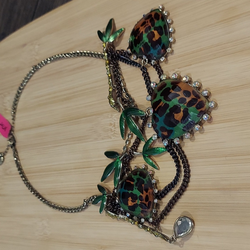 Betsey Johnson ASIAN JUNGLE STATEMENT NECKLACE